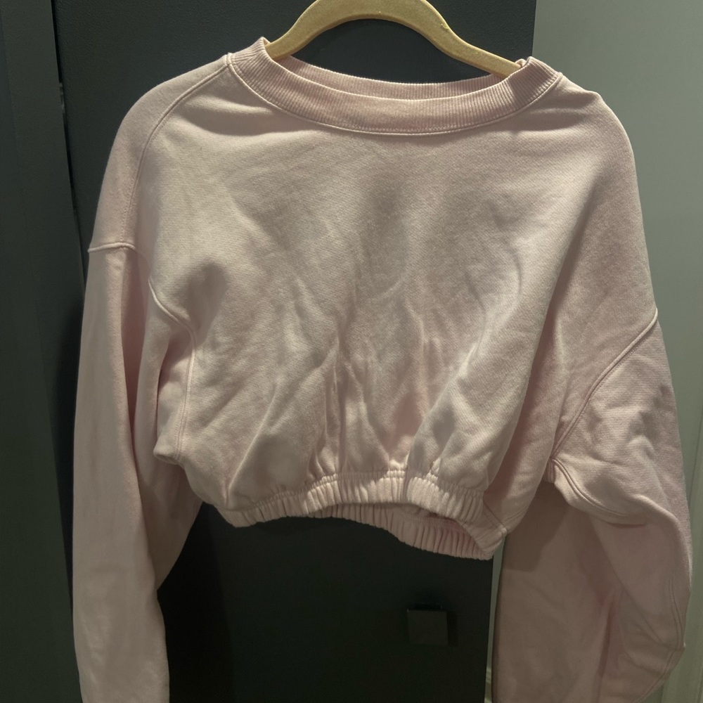 alo yoga devotion crewneck pullover — baby pink